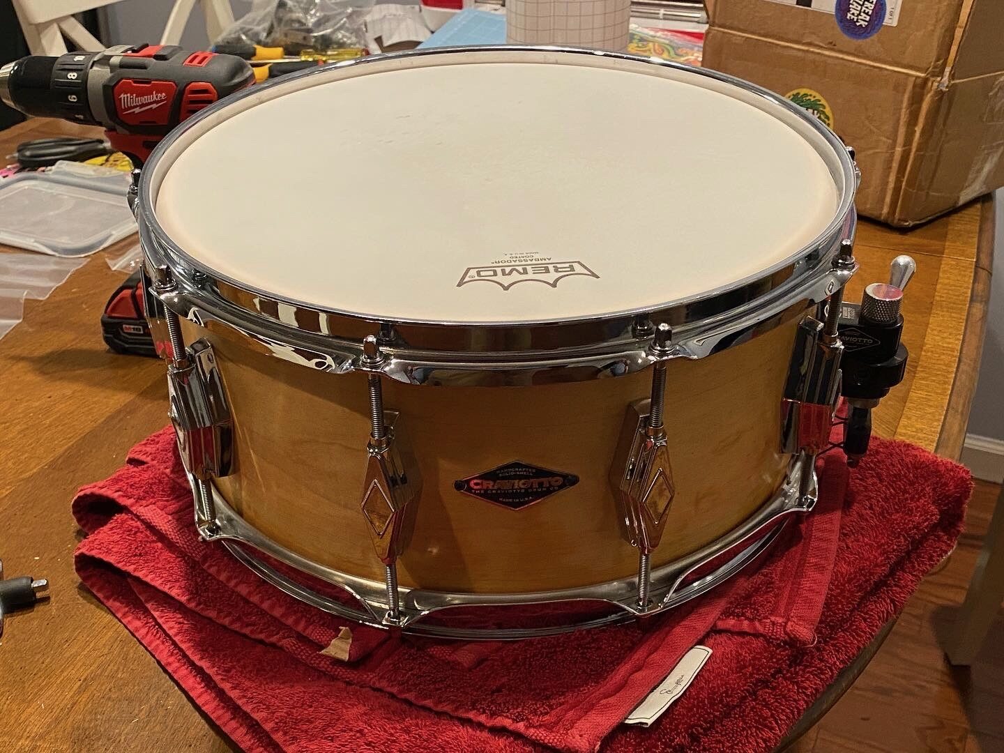 Craviotto maple snare on red